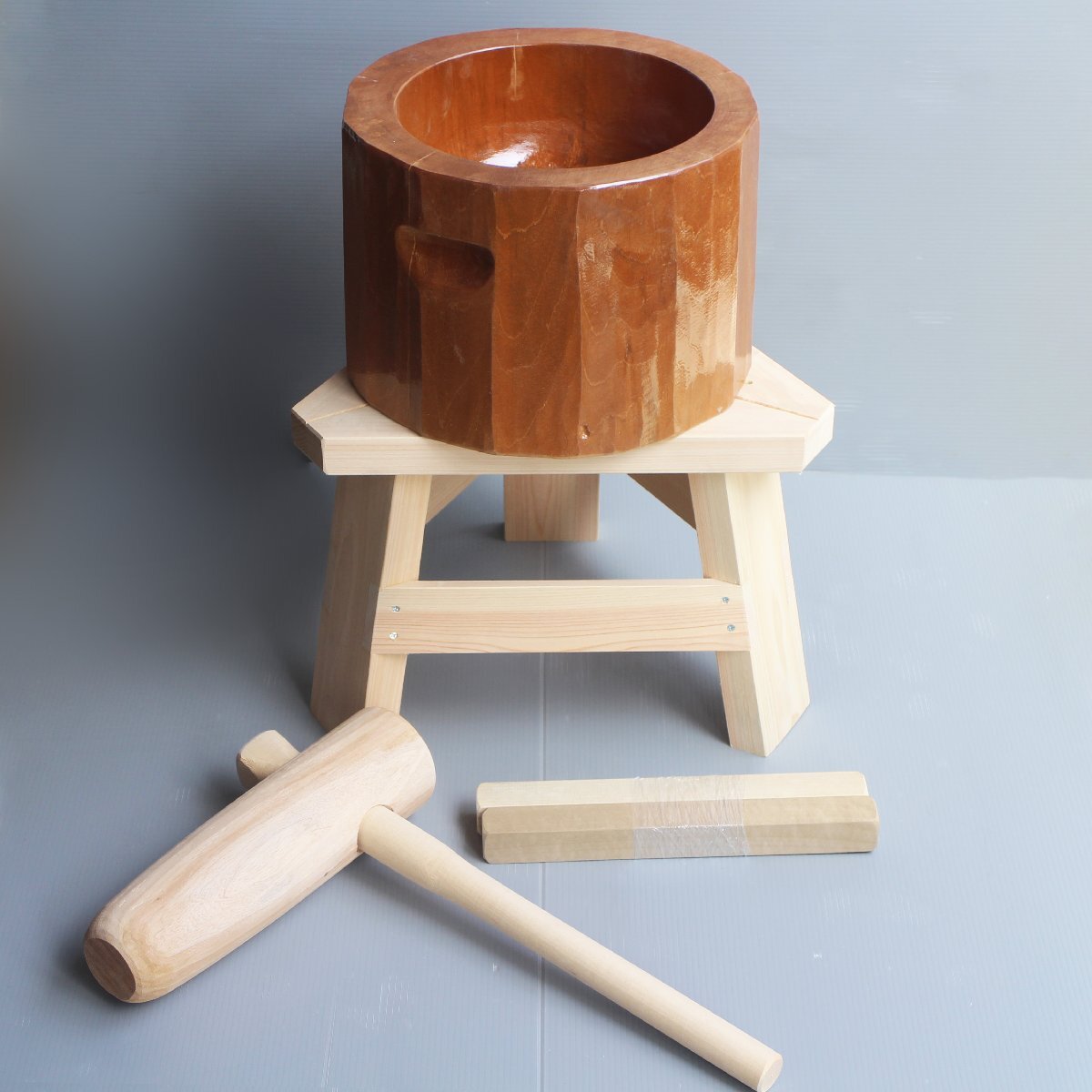♪ 臼 餅つき 木製 送料無料 昭和レトロ 杵は別売りです。 昭和レトロ 木製 臼 杵 ミニサイズ 餅つき オブジェ インテリア