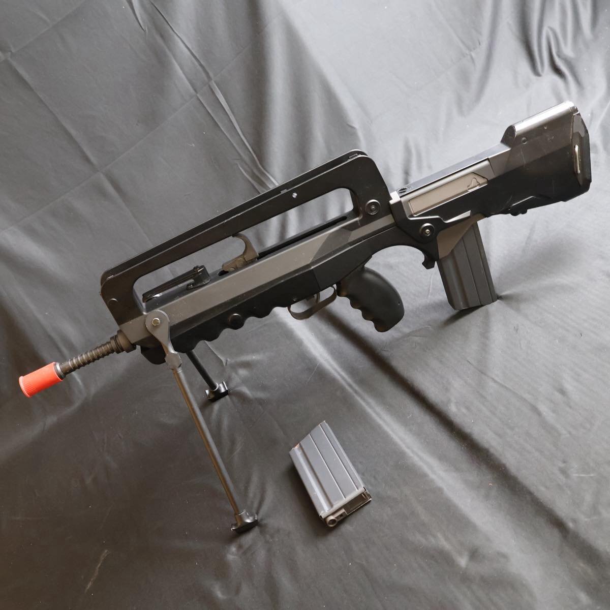 東京マルイ 初期ファマス バイポッド付き 2丁 レア Yahoo!オークション -「fa-mas f1」の落札相場・落札価格