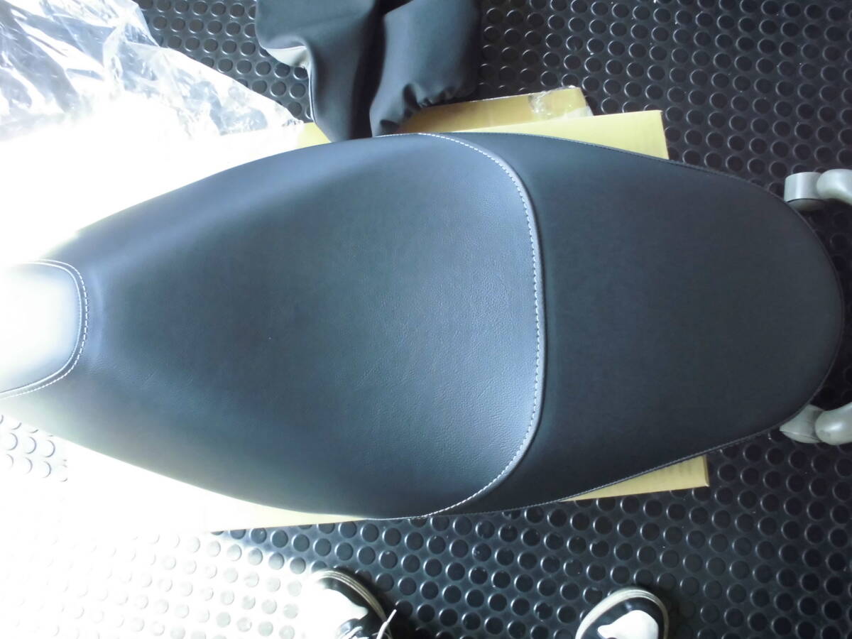 gt380 純正シート　美品 GT380純正シート☆鉄ベース極上美品！！金具付き☆送料込み