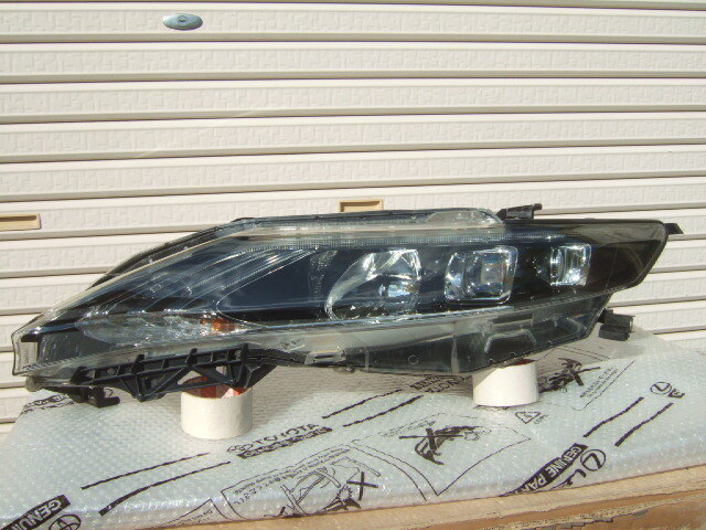 60 ハリアー 前期 純正 左 ヘッドライト 81070-48890 KOITO48