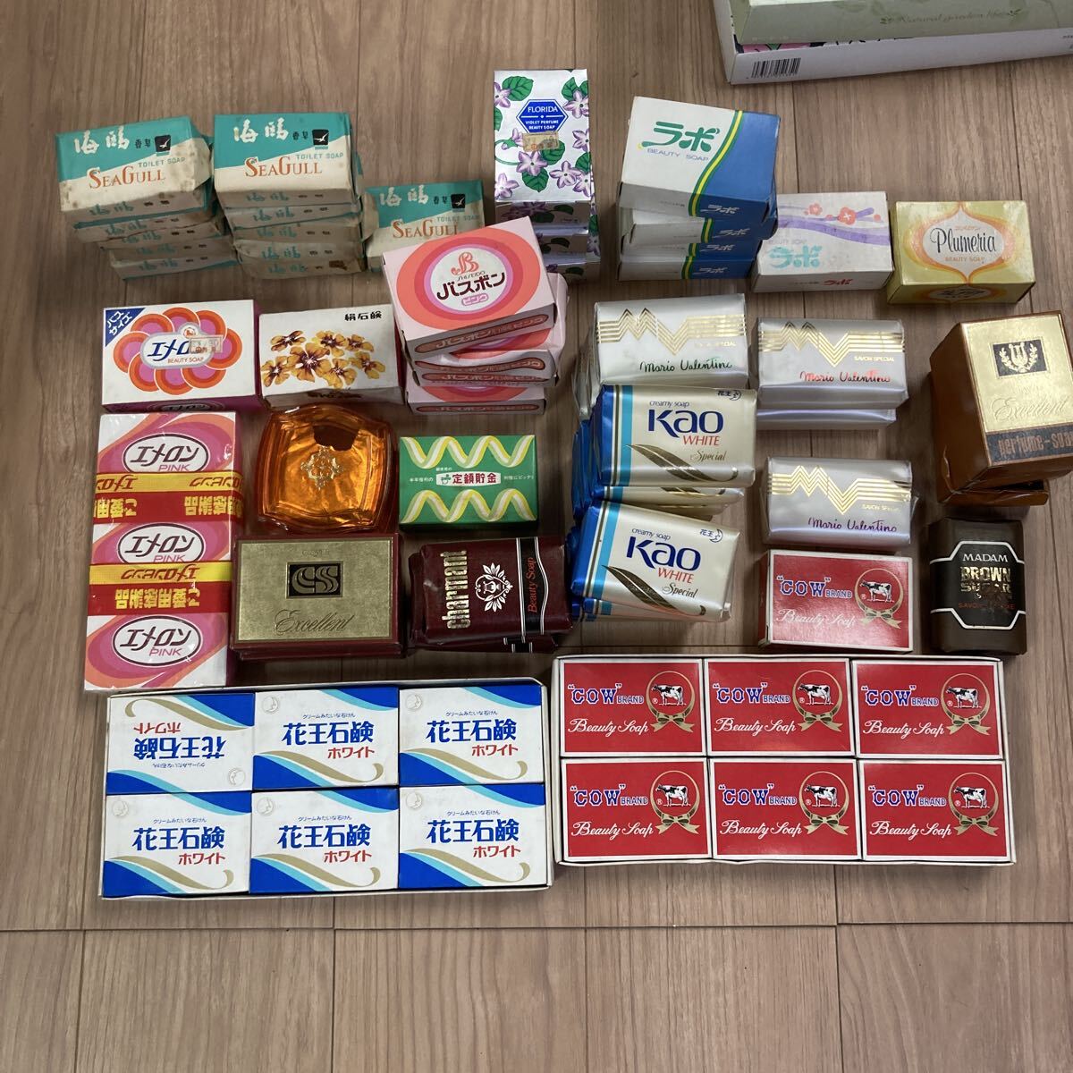 昭和初期 約８０年前 アルボース石鹼 昭和レトロ 昭和レトロ 激レア石鹸 38個まとめ売り - メルカリ