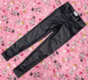 Bershka「フェイクレザー ストレッチ ブラック パンツ」/10-12year 目安150cmほど ベルシュカ ダンス ジャズファンク K-POP