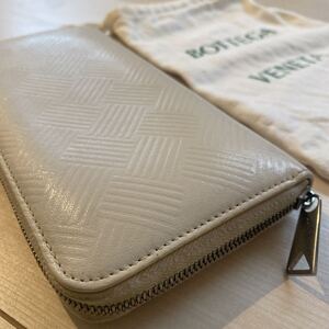 人気!送料込み! BOTTEGA VENETA ボッテガヴェネタ ラウンドファスナー ジッピーウォレット  長財布 レザー 本革 ホワイト