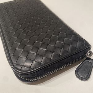 大人気!極美品!送料込み! BOTTEGA VENETA ボッテガヴェネタ イントレチャート ラウンドファスナー ジッピーウォレット 長財布 本革