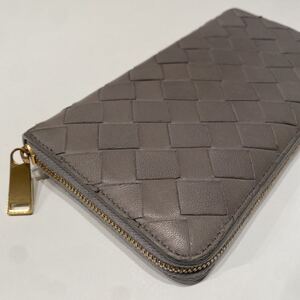 大人気!美品!送料込み!BOTTEGA VENETA ボッテガヴェネタ イントレチャート ラウンドファスナー ジッピーウォレット 長財布 レザー 本革