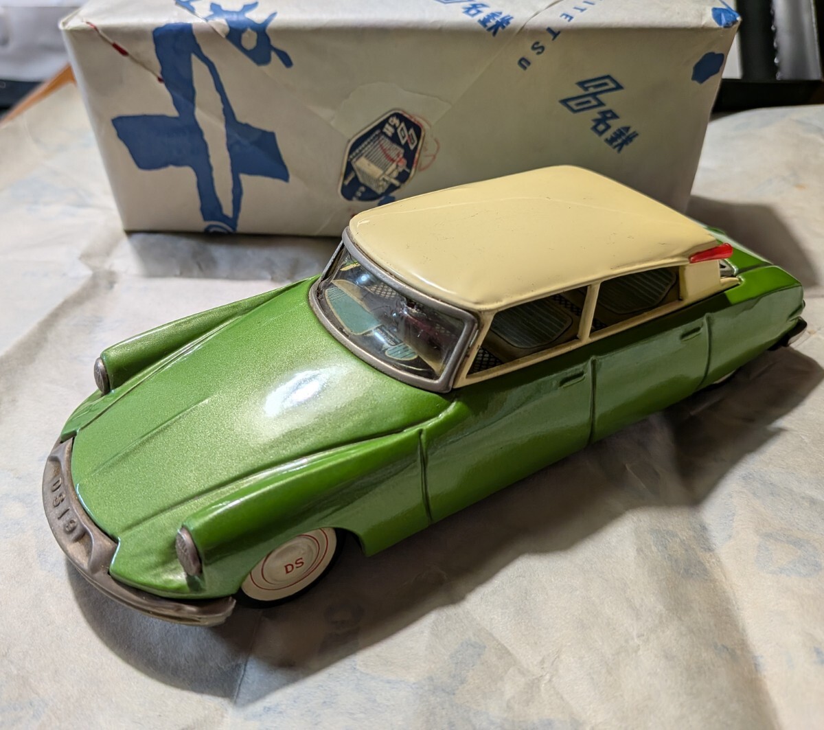 バンダイのリモコン付き Triumph TR4 ブリキ バンダイのリモコン付き Triumph TR4 ブリキ バンダイのリモコン