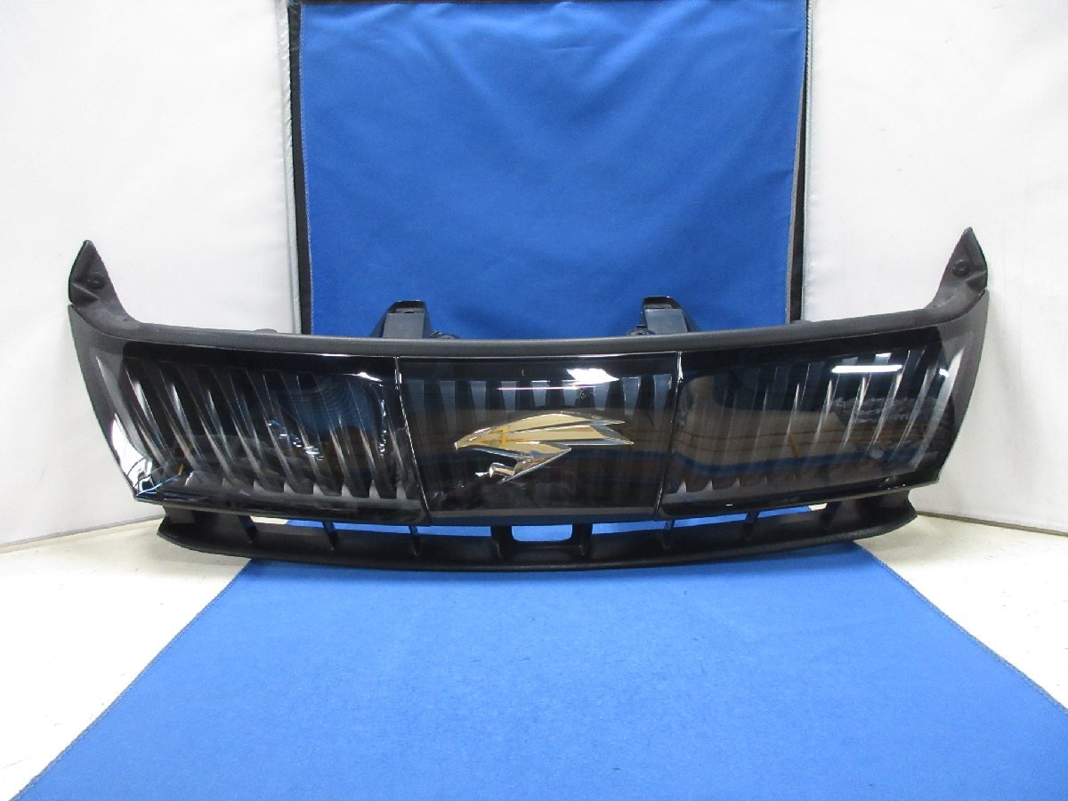 トヨタ　ハリアー60系前期　フロントグリル純正　カメラ穴有　レーダー有 トヨタ ハリアー60系前期 フロントグリル純正 カメラ穴有