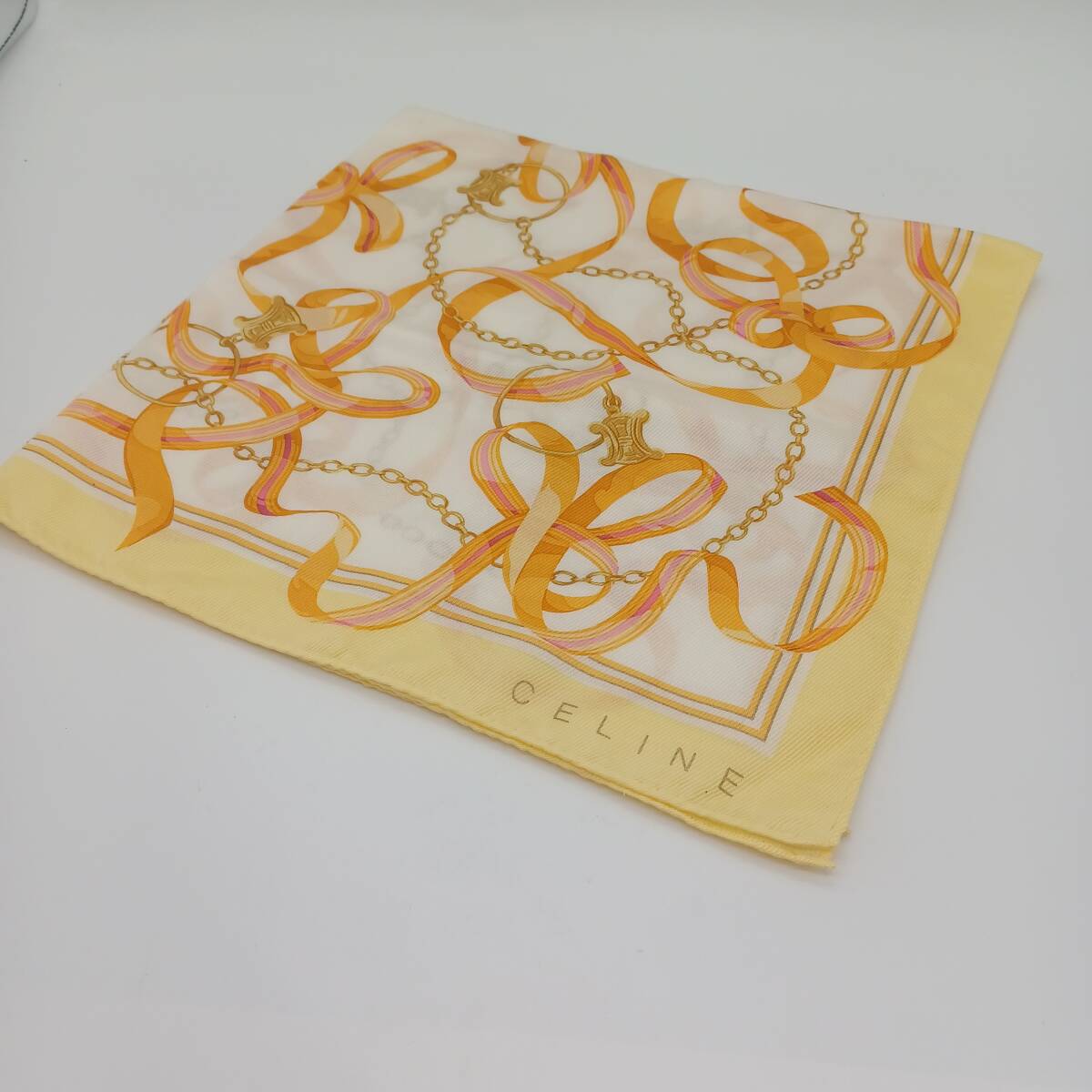 Yahoo!オークション -「セリーヌ スカーフ」の落札相場・落札価格