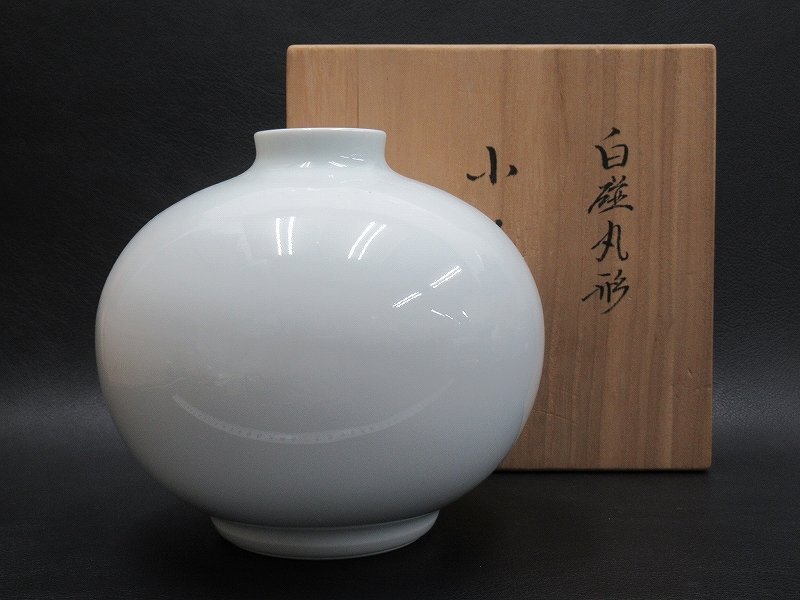 人間国宝 井上萬二 白磁花形花器 共箱 鉢 人間国宝 井上萬二 白磁花形花器 共箱 鉢