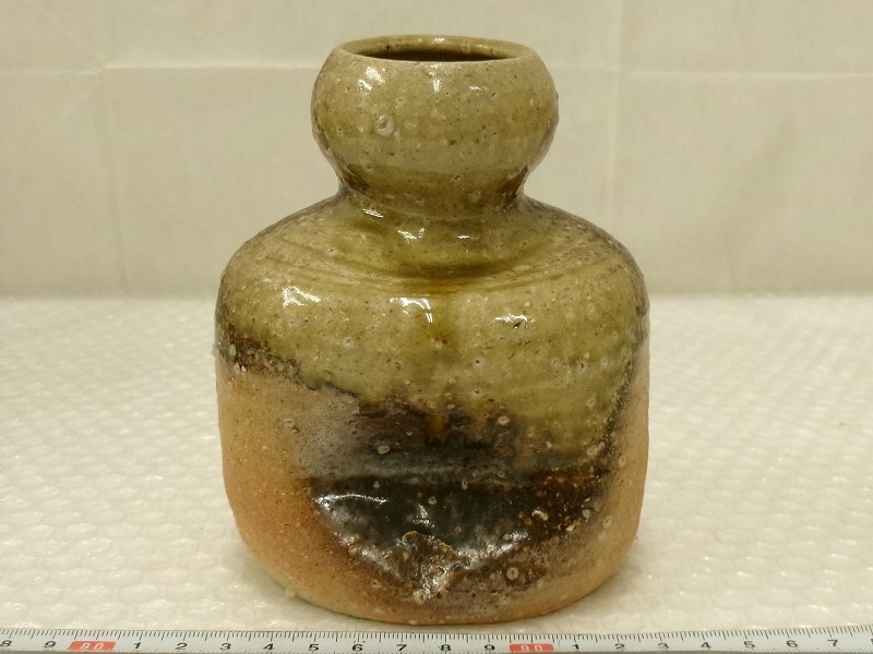 古玩　アンティーク　古玩　信楽焼　掛け花入　置き物 Amazon.co.jp: 信楽焼 古陶角花入れ【ha-0155】 花瓶 花器