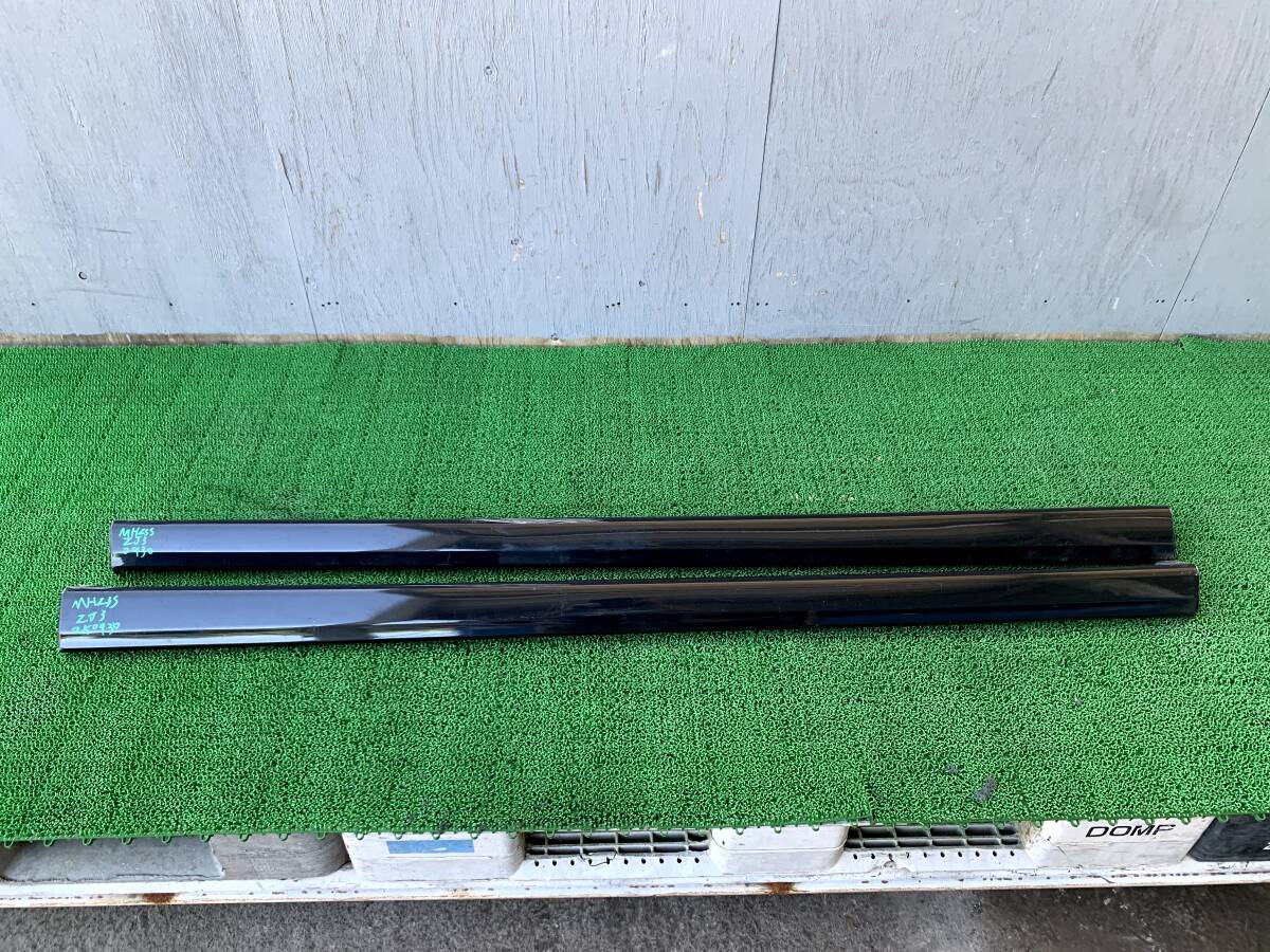 * быстрое решение цена * 250930 Suzuki MH23S Wagon R подножка правый и левый боковые спойлеры - левый и правый в комплекте цвет :ZJ3 черный 