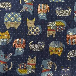 5m ムラ糸クロス 107×500cm 猫 綿100% 濃紺 金ラメ / 生地 はぎれ 日本製 和柄 和調 和風 むら糸 小紋 WAGARA