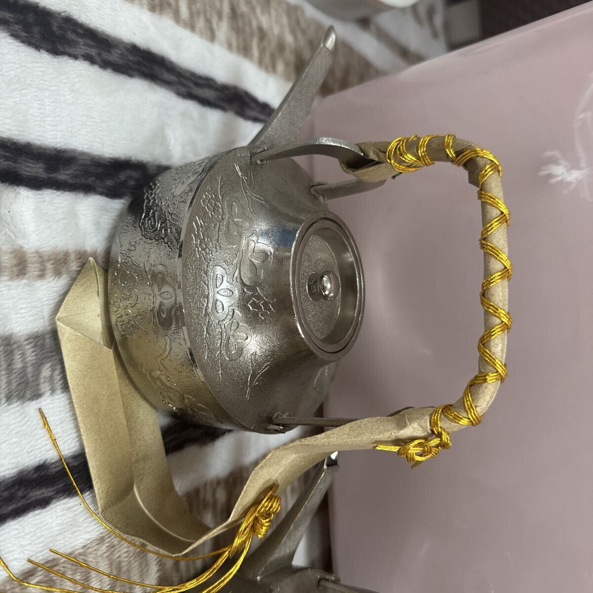 黄交趾、錫細工の酒器／茶器（煙台工藝美術廠）…未使用に近い 茶器/茶道具 水指（水差し）】 黄交趾焼き 鶴亀 遊環 手塚大示作