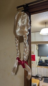 Оплетка красная лента светлые волосы парик парик