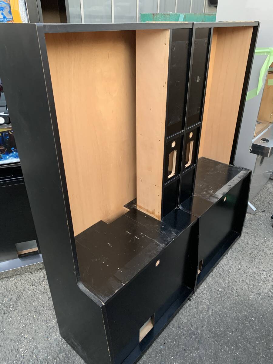 引取限定 パチスロ用キャビネット3台分セット 中古品 引取限定 パチスロ用キャビネット3台分セット 中古品 引取限定