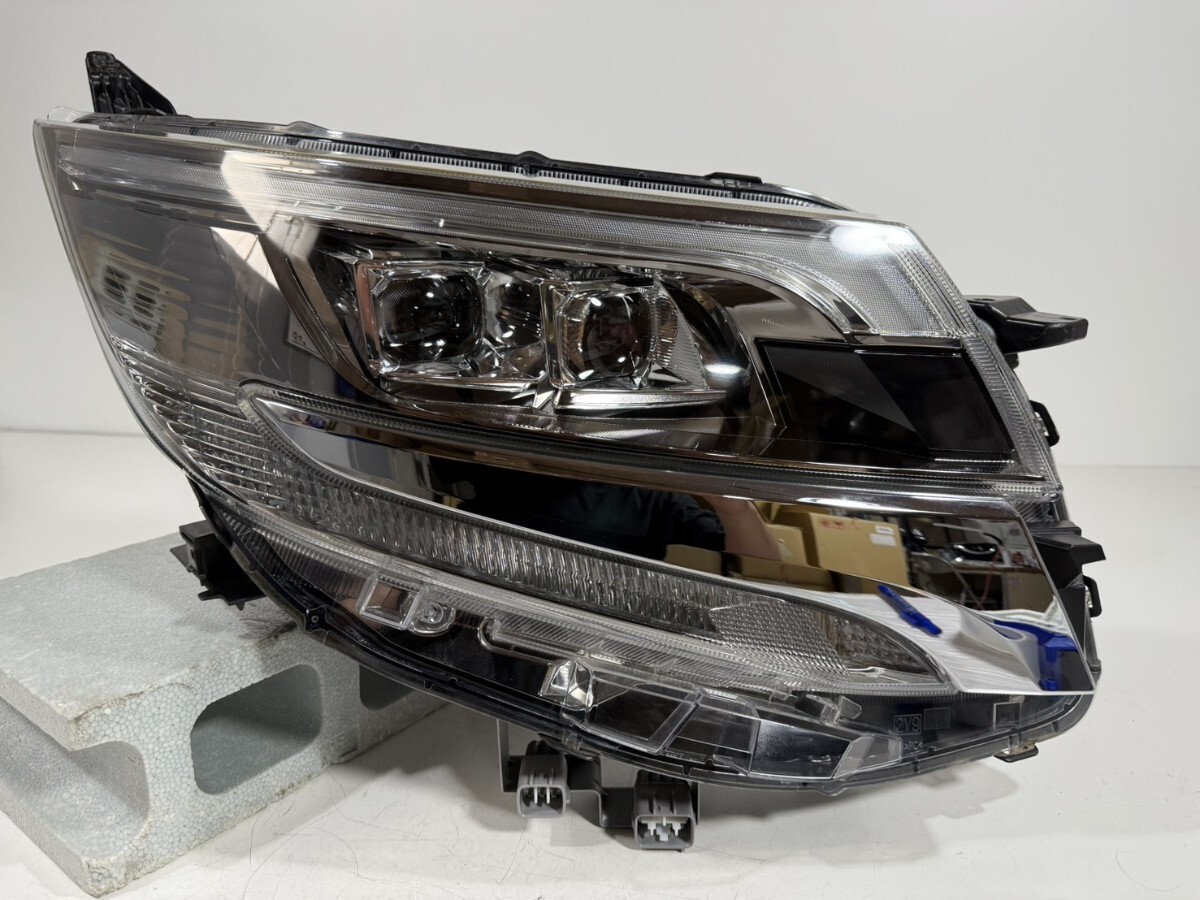 a*2様 ヘッドライトユニットASSY(トヨタエスクァイア) a*2様 ヘッドライトユニットASSY(トヨタエスクァイア)