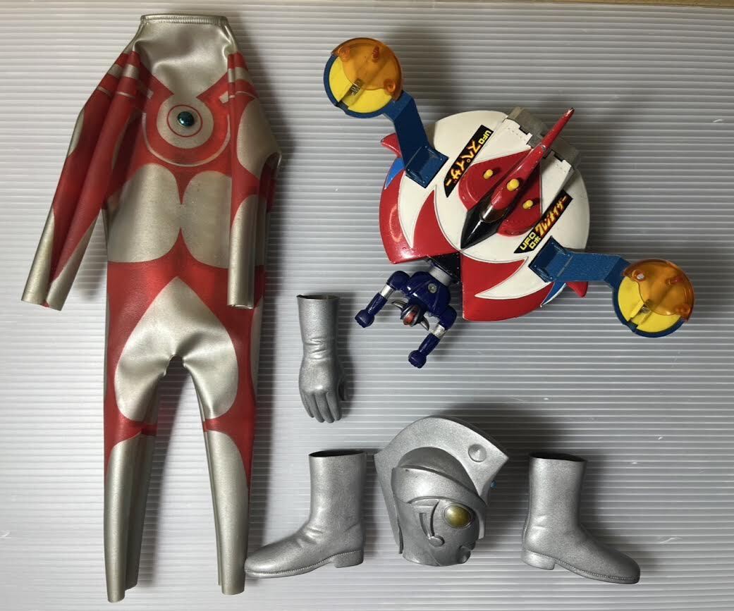 変身サイボーグ★レインボーマン★ウルトラマン★面取り★フィギュア★ソフビ★当時物 Opened!] A thorough review of the unopened transforming