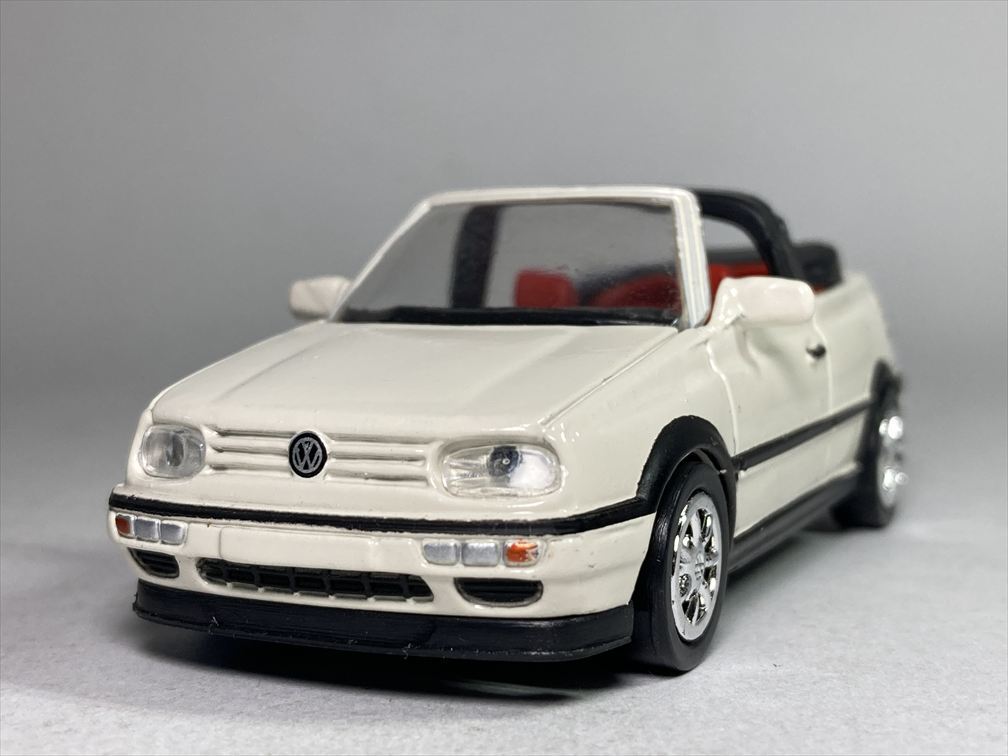 ミニカー　VW　フォルクスワーゲン　ゴルフⅠ　カブリオレ　ホワイト 新品】ミニカー 1/43 VW ゴルフ カブリオレ MK I 1981(ホワイト