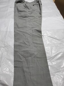【ONLY】スラックス グレー×白ストライプ ウエスト82cm ウール混 使用感あり 送料込み