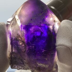 【紫が濃い ファントム 3箇所水入り】ブランドバーグ産 アメジスト 約46g 1002