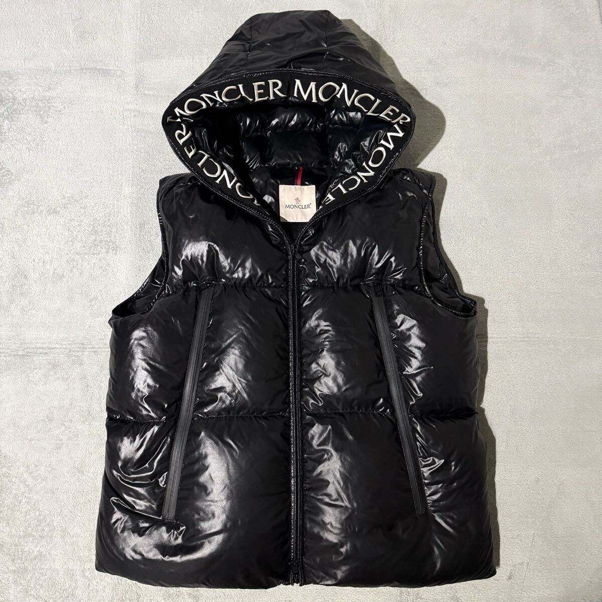 MONCLER モンクレール ダウンベスト　収納袋付き　未使用に近い 質屋 未使用 MONCLER モンクレール ダウンベスト 220934830105