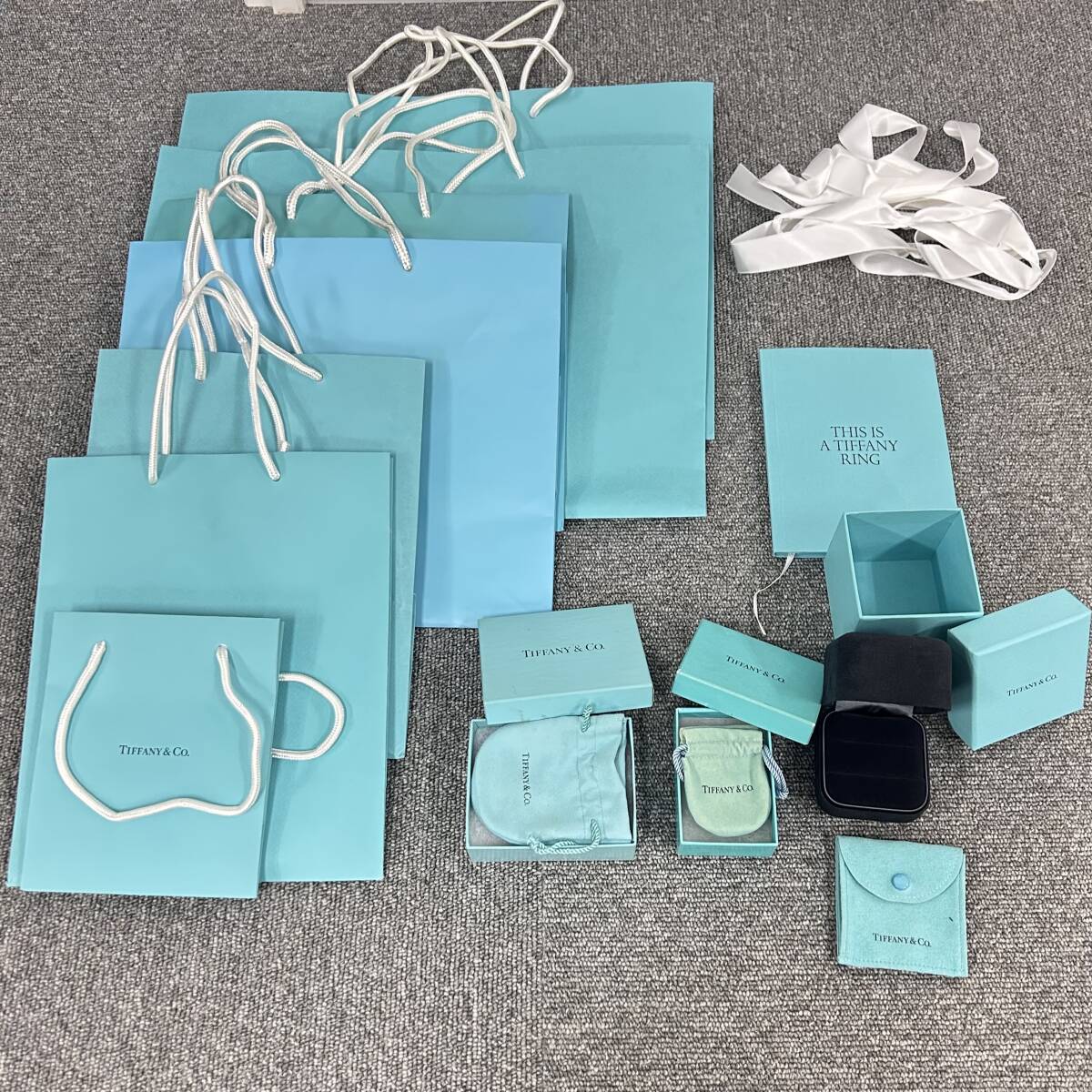ティファニー【未使用に近い】空箱11個　保存袋 10枚　ショッピングバック11枚 ティファニー TIFFANY&CO ショップ袋 紙袋 手提げ 限定 ブランド