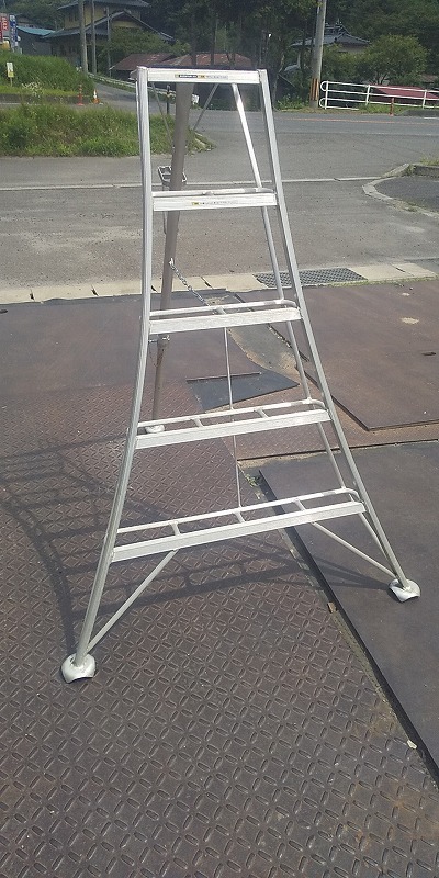 C1▲【山定#179キ060412-3】アルミ園芸三脚5尺(長さ150cm) リ