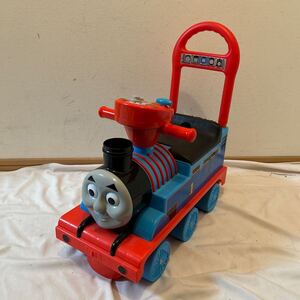 Игрушка для детей и малышей Nonaka Seisakusho Thomas the Rider Real Vehicle Ride-on Размер 50 x 50 x 22 см