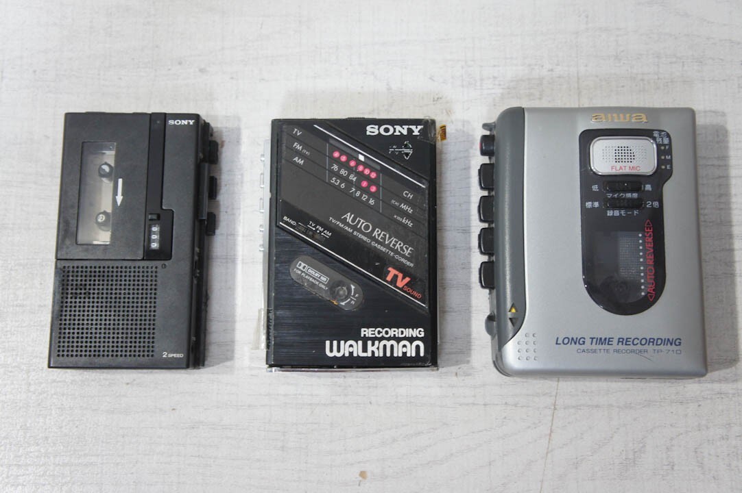 SONYカセットウォークマンWM-F202 Sony WM-F202 ▷ Walkman.land