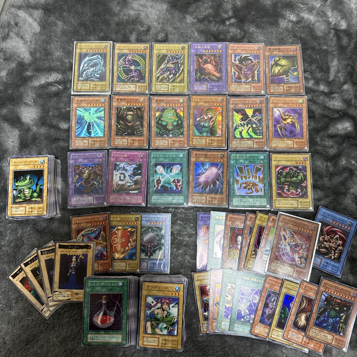 遊戯王ブルーアイズ初期　その他まとめ売り まとめ売り 遊戯王 初期2期 ブルーアイズなど4枚セット - メルカリ