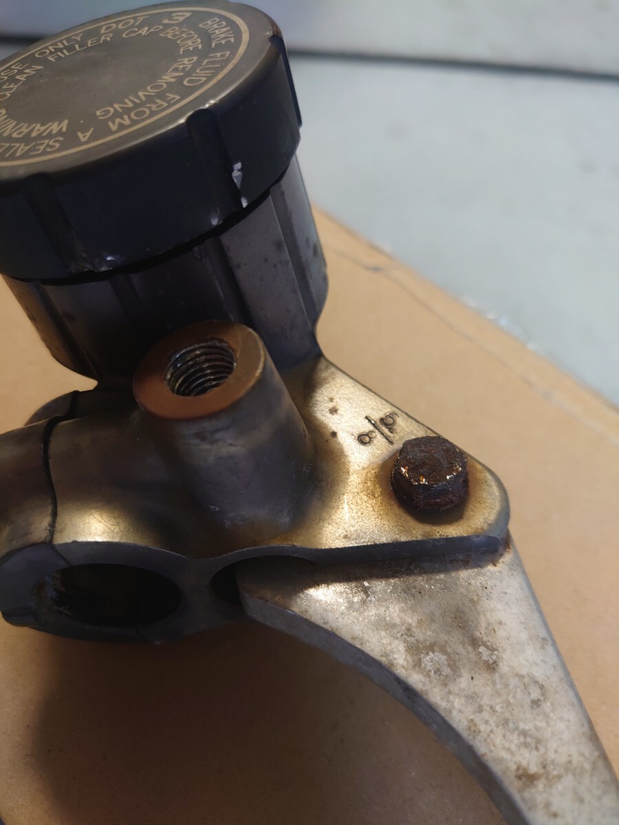 Z1 Z2 純正　マスターシリンダー　ほぼ色褪せ無し　希少　当時物　11 Z1 Z2 純正 マスターシリンダー ほぼ色褪せ無し 希少 当時物 11