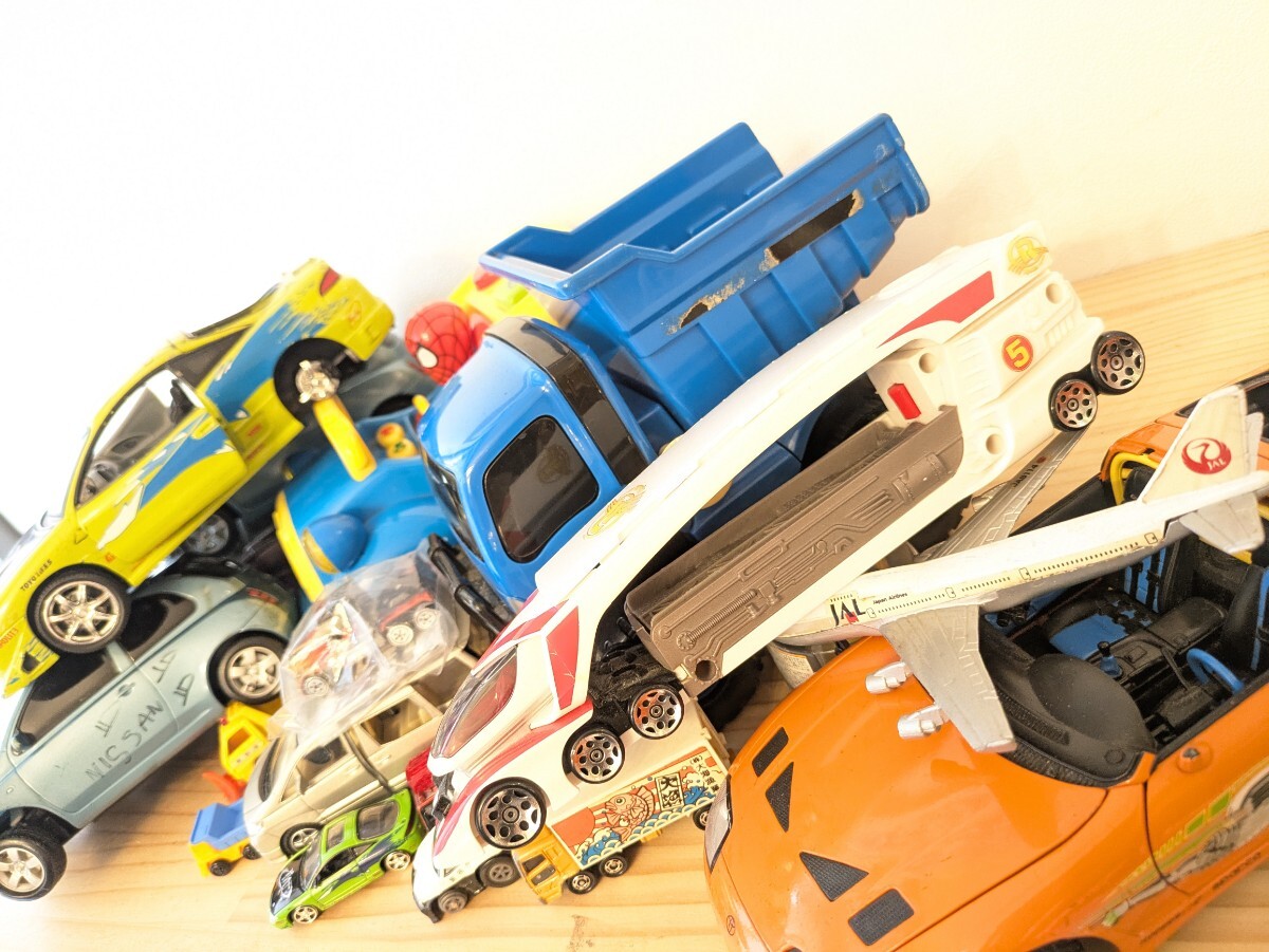 トミカ　ミニカーまとめ売り　269台セット　② トミカ ミニカーまとめ売り 269台セット ② Amazon | トミカ 15