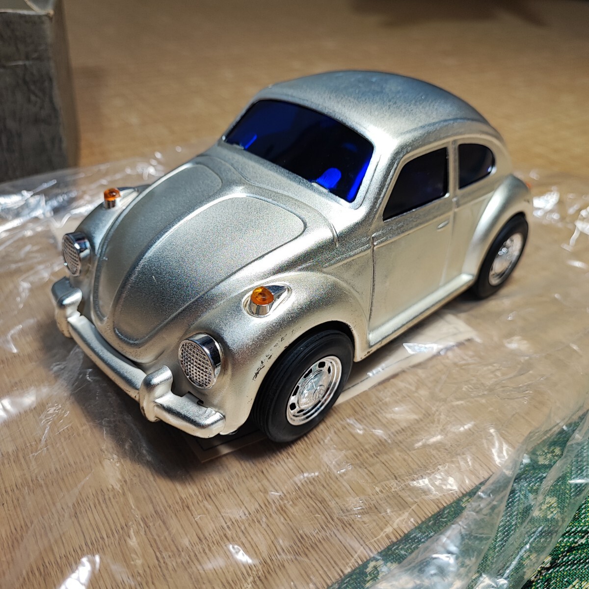 イチコー　フォルクスワーゲン　ブリキおもちゃ イチコー ブリキの大きなVW（フォルクスワーゲン） - 車の形を