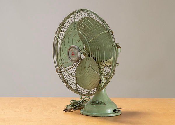 扇風機　三菱電機　1958年（昭和33年）　アンティーク　昭和レトロ 扇風機 三菱電機 1958年（昭和33年） アンティーク 昭和レトロ