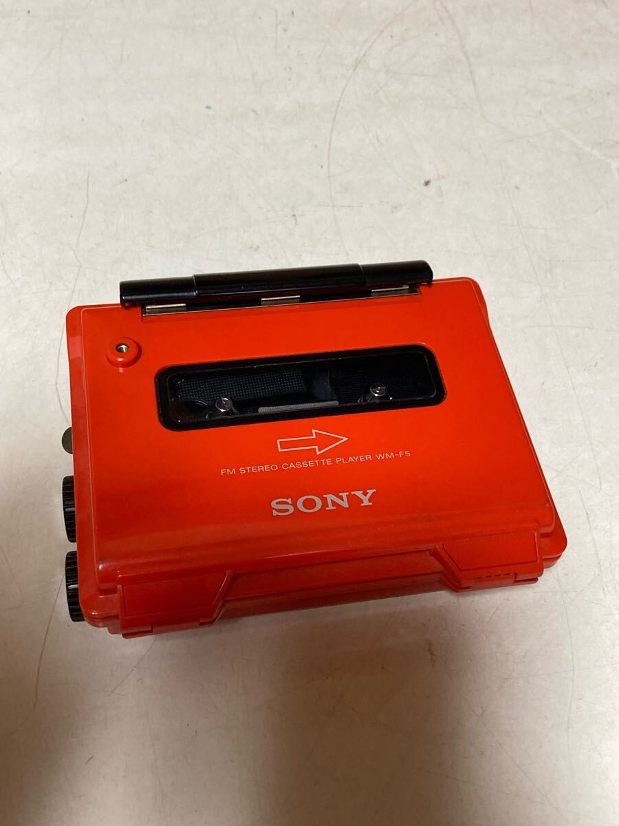 SONY ウォークマン(WALKMAN)-DD 赤 ジャンク品 レア】SONY WALKMAN WM-DD ウォークマン レッド - メルカリ