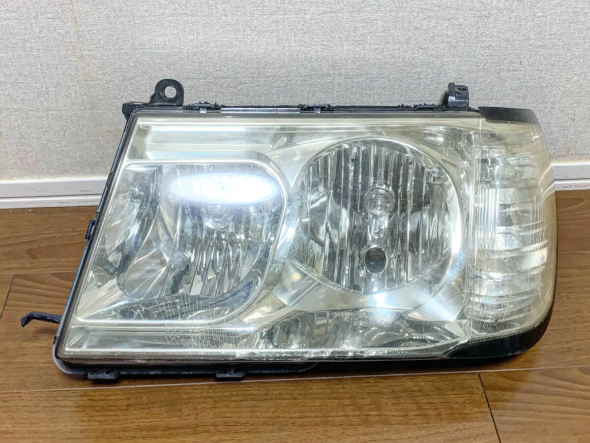 ランクル100　前期〜中期用　DEPO製　ヘッドライト　中古　ジャンク品扱い ランクル100 前期〜中期用 DEPO製 ヘッドライト 中古 ジャンク品