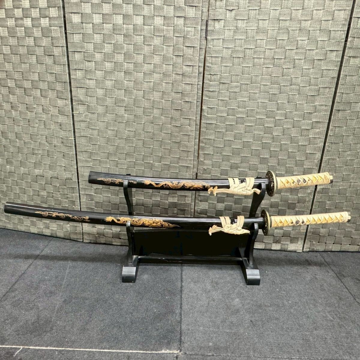 刀掛け 三本掛け 透かし彫り 武具 骨董品 刀掛け 三本掛け 刀掛 透かし彫り 武具 骨董 2025年最新】Yahoo