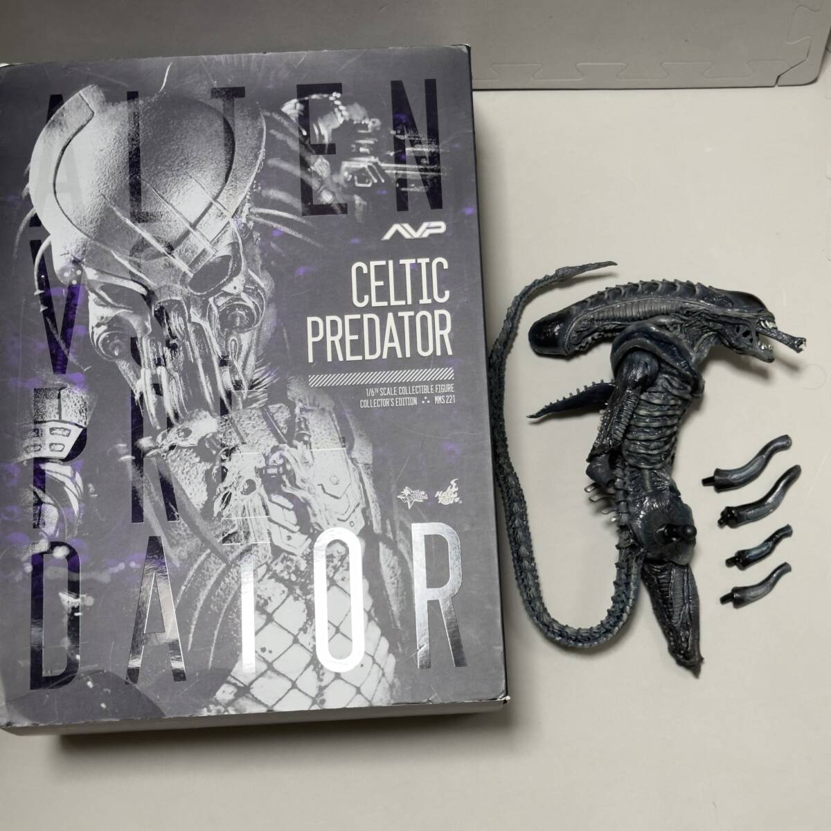 NECA ケルティックプレデター　新品未開封 Amazon.co.jp: NECA プレデター 7インチ アクションフィギュア