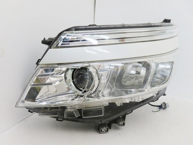 トヨタヴォクシー　80系 商品名：左ヘッドランプユニット ヴォクシー 80系/ZRR80W/ZRR85W/ZWR80W ZRR80G/ZRR85G/ZWR80G