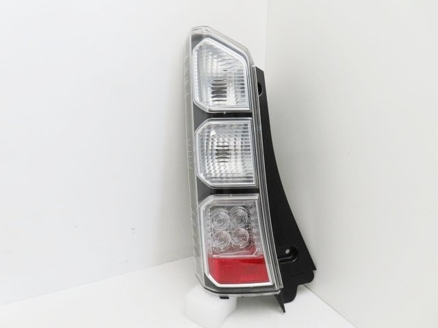 N-BOX JF5 純正 左テールランプ ホンダ 純正 N-BOX 《 JF5 》 左テールランプ 33550-32R-J01