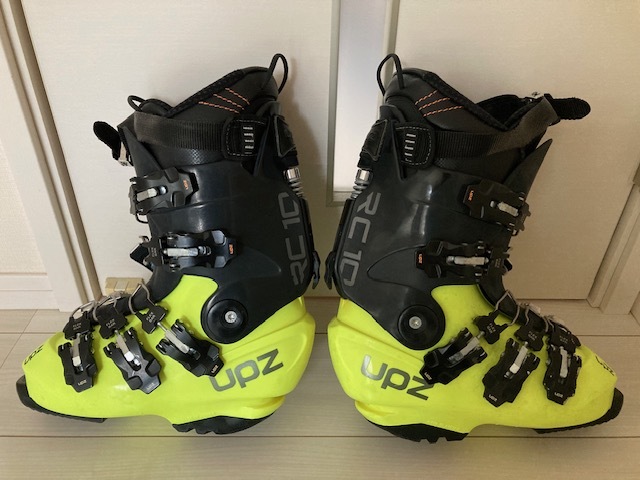 中古UPZブーツ/RC10/ハードタン・BOOSTERストラップ・スペアパーツ付 中古UPZブーツ/RC10/ハードタン・BOOSTERストラップ・スペア