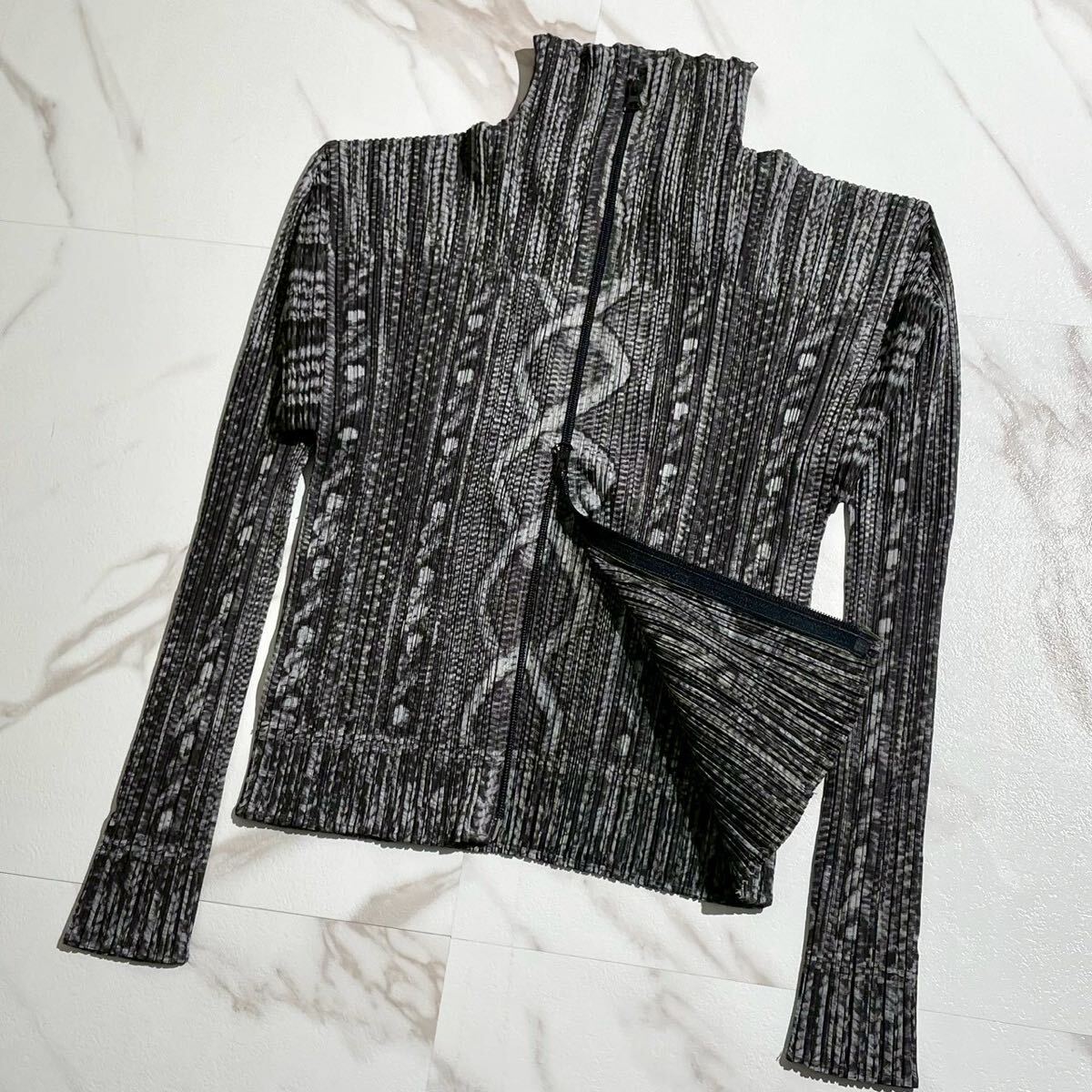 2025年最新】Yahoo!オークション -issey miyake ブルゾンの中古