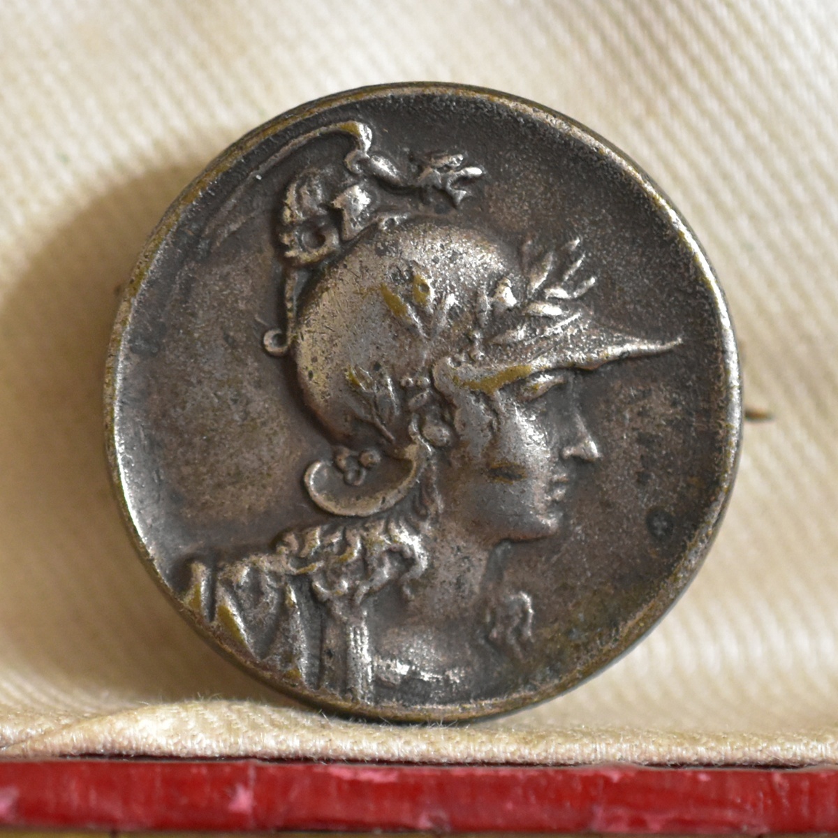 カメオ　ブローチ　58⭐️月の女神【刻印サインあり】アンティーク調　2WAY 中古 カメオ ブローチ 58⭐️月の女神【刻印サインあり】アンティーク