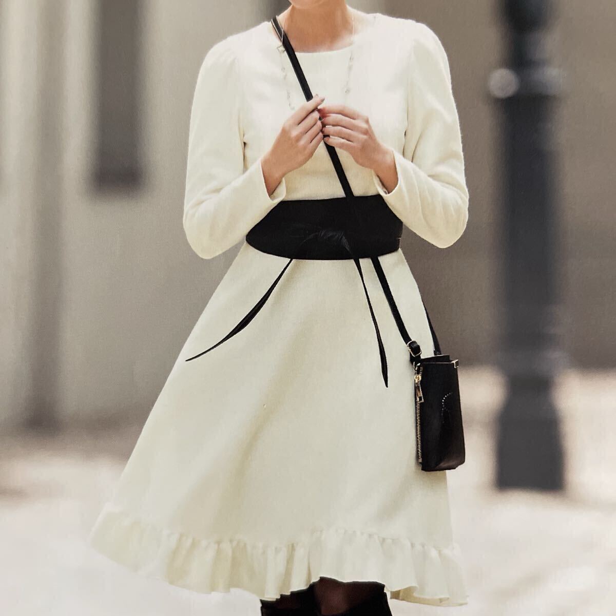 新品未使用タグ付き　エムズグレイシー白襟ワンピース 411318-150x150.jpg