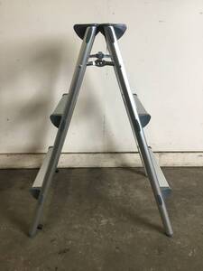 △ q 岐阜発/ DCM/ アルミ踏み台/ 3段/ DK-DA03/ 脚立/ 一般住宅用/ 現状品/ R7.10/20 △
