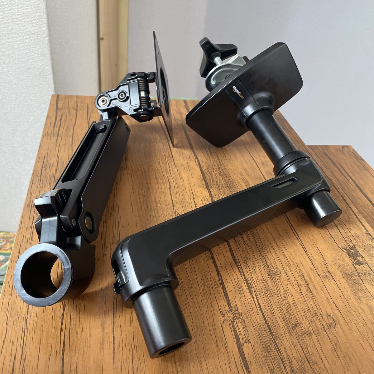 Amazonベーシック　モニターアーム　中古 Amazon.co.jp: Amazonベーシック モニターアーム 1画面 シングル