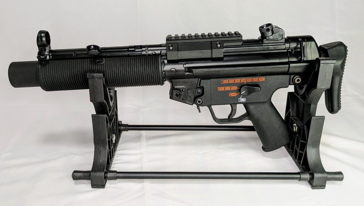 実物SUREFIRE M13 東京マルイ次世代電動ガンMP5SD6 VFC 実物SUREFIRE M13 東京マルイ次世代電動ガンMP5SD6 VFC 2025年