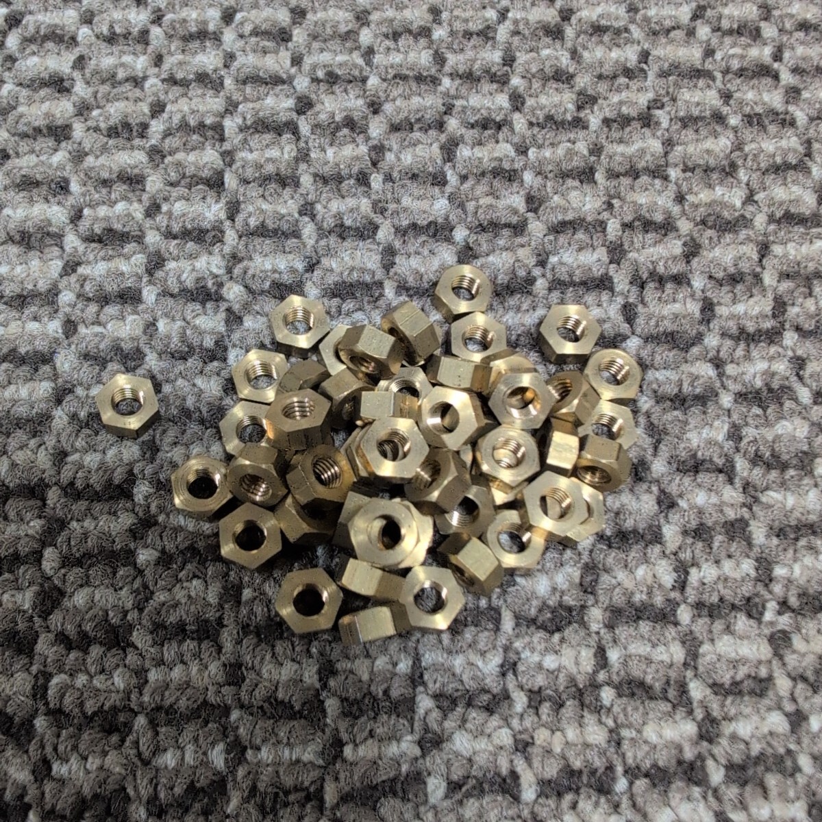 ジャンク品/長期保管/中古/メーカー不明/ナット/真鍮/M5/ISO/六角対辺8