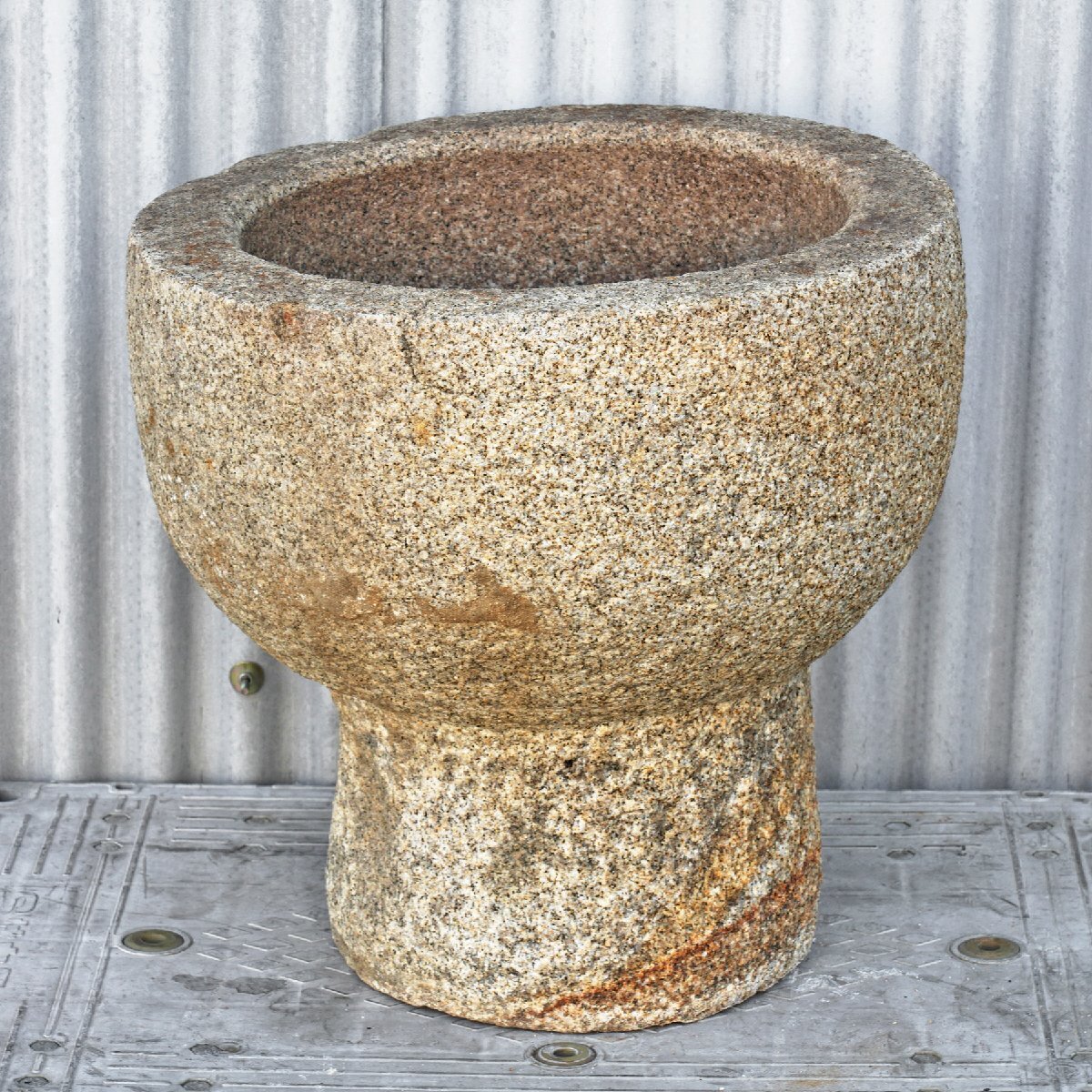 石うす　餅つき用　メダカの水槽など 石臼 メダカ飼育 餅つき