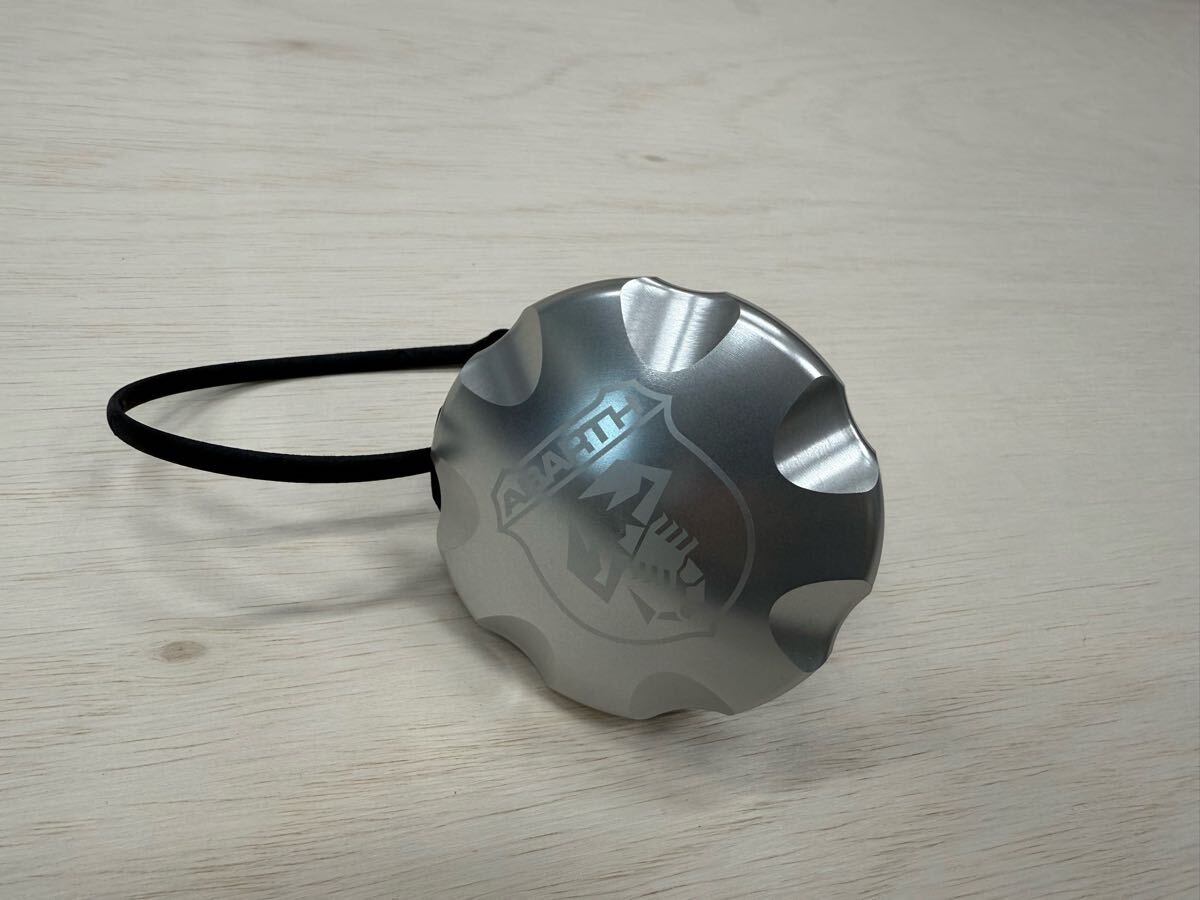 Yahoo!オークション -「アバルト フューエルキャップ」の落札